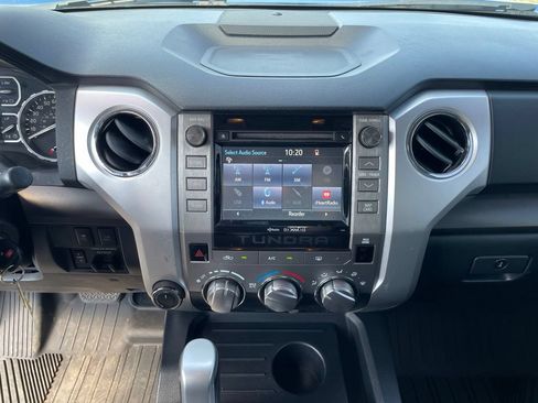 Used 2018 Toyota Tundra SR5 w/ SR5 Upgrade Package AWD/4WD image 23