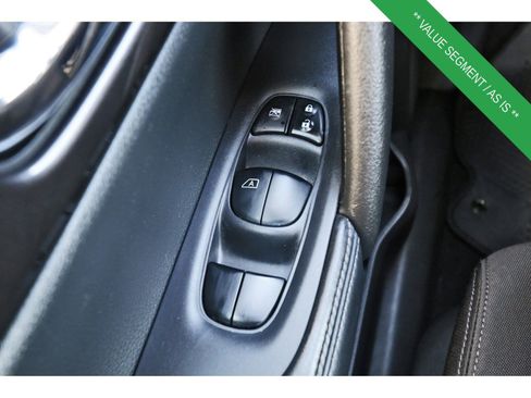 Used 2019 Nissan Rogue SV w/ Sun & Sound Touring Package image 23