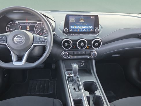 Used 2022 Nissan Sentra SV FWD image 12