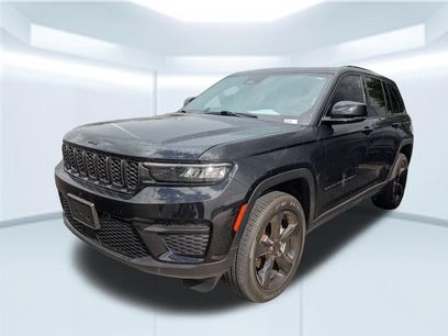 Used 2025 Jeep Grand Cherokee Altitude