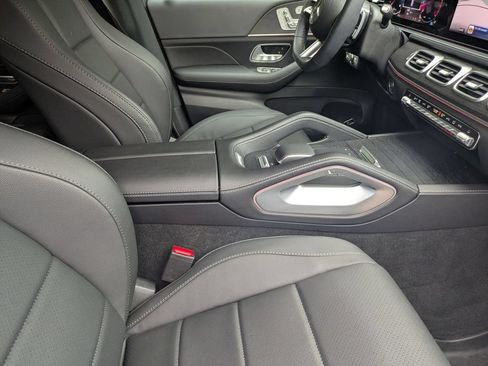 Used 2024 Mercedes-Benz GLS 450 4MATIC image 23