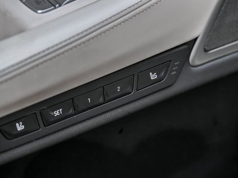 Used 2022 BMW 750i xDrive w/ Executive Package AWD/4WD image 26