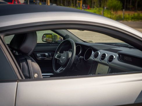 Certified 2020 Ford Mustang Premium RWD image 26