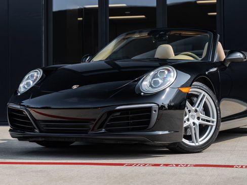 Used 2017 Porsche 911 Carrera RWD image 7