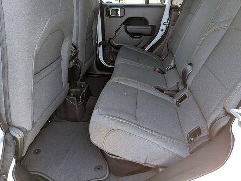 New 2025 Jeep Gladiator Sport image 15