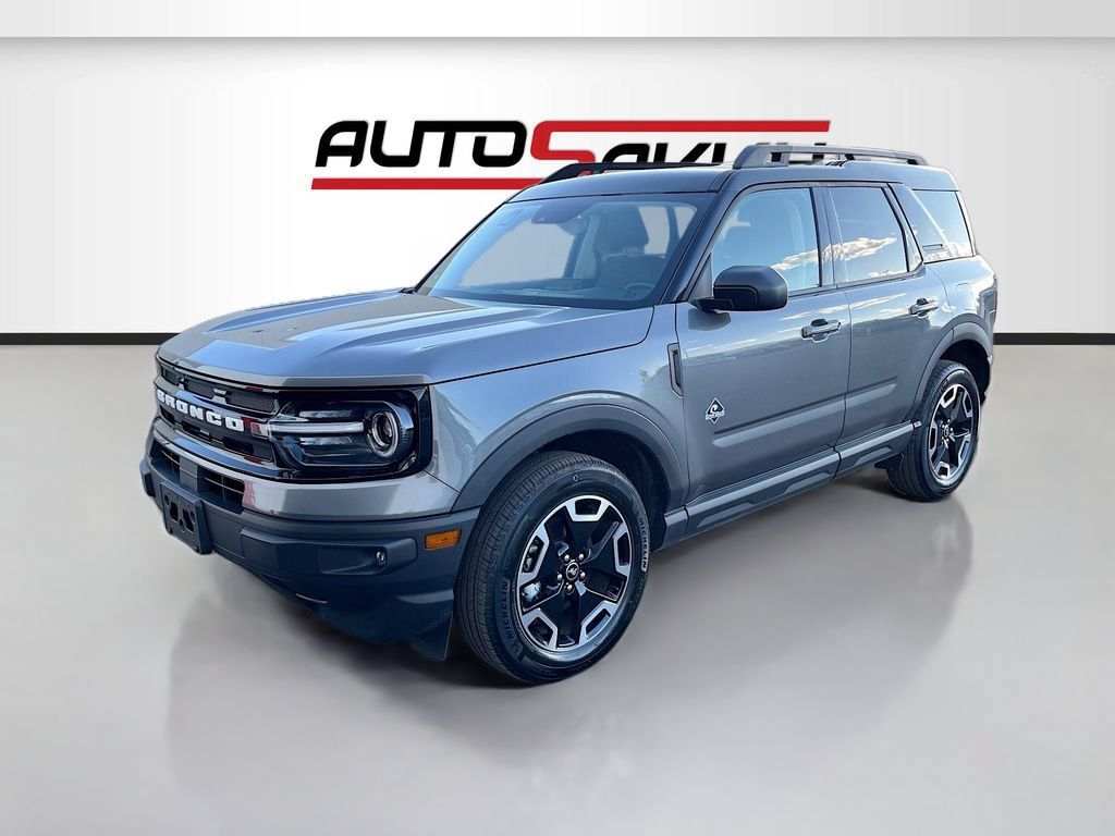 Used 2024 Ford Bronco Sport Outer Banks w/ Tech Package AWD/4WD image 3