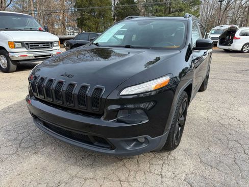 Used 2015 Jeep Cherokee Latitude w/ Cold Weather Group FWD image 1