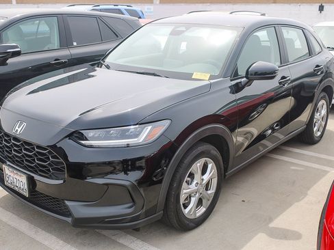 Used 2023 Honda HR-V LX image 6