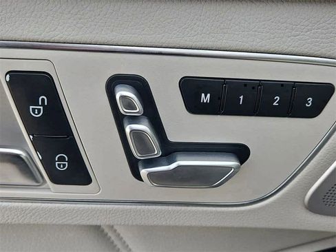 Used 2014 Mercedes-Benz E 550 4MATIC Sedan image 26