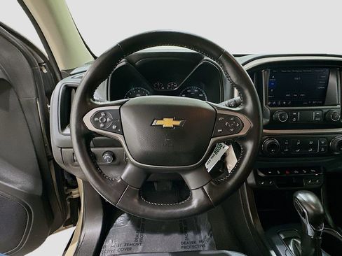 Used 2022 Chevrolet Colorado Z71 AWD/4WD image 11