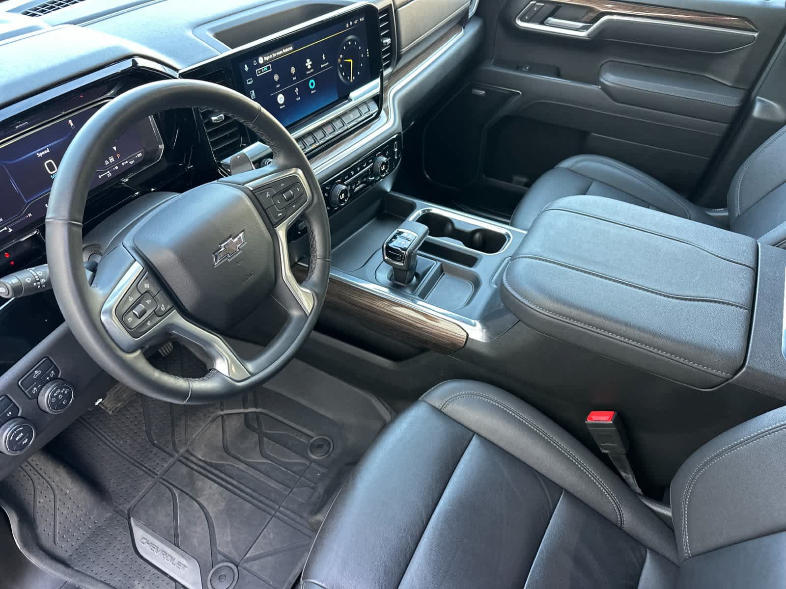 Used 2025 Chevrolet Silverado 1500 RST w/ Dark Appearance Package AWD/4WD image 11