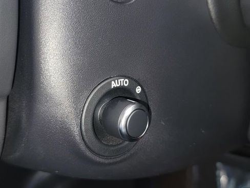 Used 2019 Jaguar F-PACE Prestige image 19