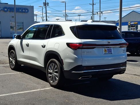 Used 2025 Buick Enclave Preferred w/ Super Cruise Package FWD image 3