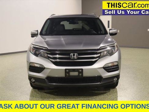 Used 2017 Honda Pilot Touring image 2