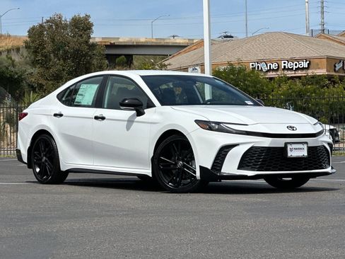 New 2026 Toyota Camry Hybrid image 8