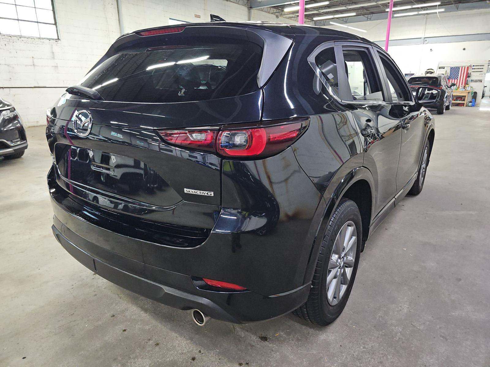 Used 2024 MAZDA CX-5 AWD 2.5 S w/ Preferred Package image 3