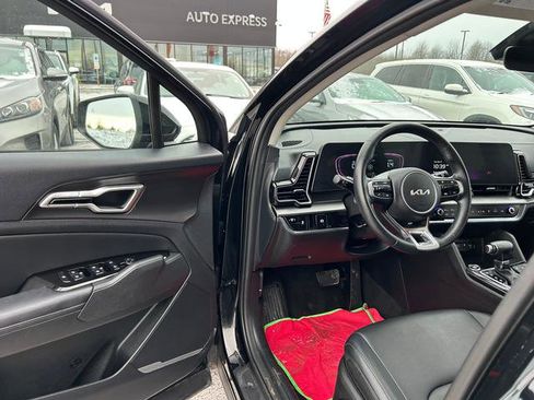 Certified 2023 Kia Sportage EX image 9