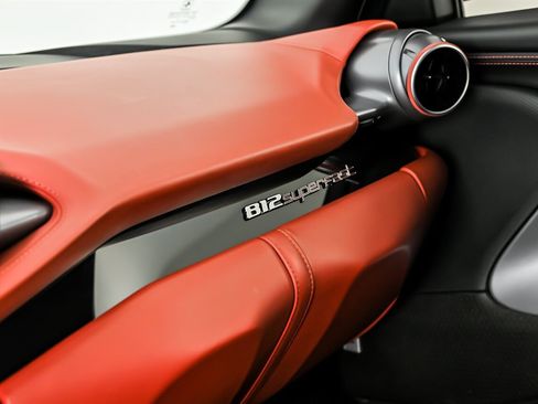 Used 2019 Ferrari 812 Superfast RWD image 33