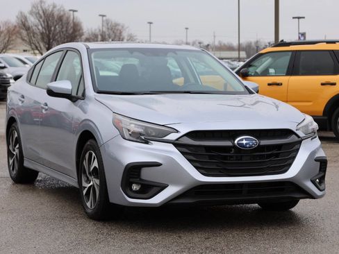 Used 2025 Subaru Legacy Premium image 4