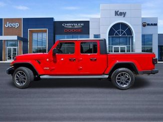 Used 2022 Jeep Gladiator Overland w/ Cold Weather Group AWD/4WD video 2