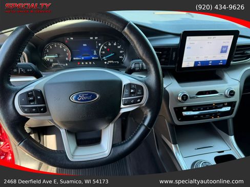 Used 2021 Ford Explorer XLT w/ Equipment Group 202A AWD/4WD image 17