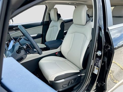 Used 2025 Kia Sportage EX w/ EX Premium Package image 20