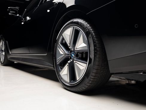 Used 2023 BMW i4 eDrive40 w/ Premium Package image 75