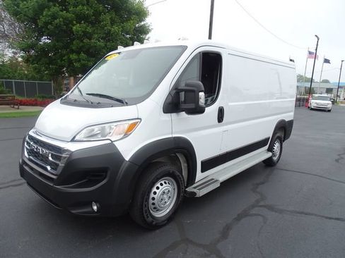 Used 2025 RAM ProMaster 2500 w/ U-Haul Equipment Group FWD image 7
