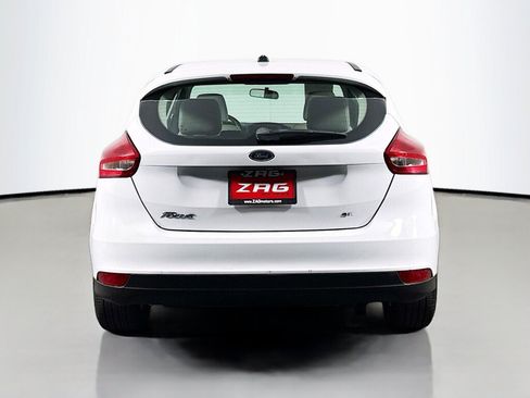 Used 2018 Ford Focus SE FWD image 4