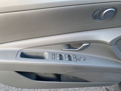 Certified 2023 Hyundai Elantra SEL image 31