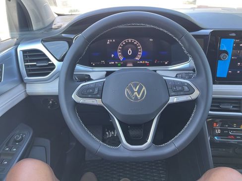 New 2025 Volkswagen Taos SE image 27