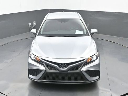 Used 2024 Toyota Camry SE image 30