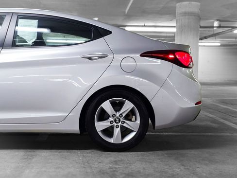 Used 2014 Hyundai Elantra SE w/ Option Group 02 image 16