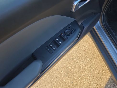 Used 2025 Kia K4 FWD image 11