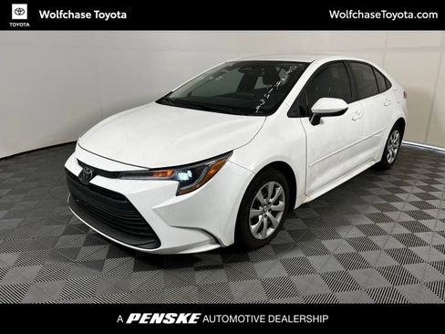 Used 2025 Toyota Corolla LE image 1