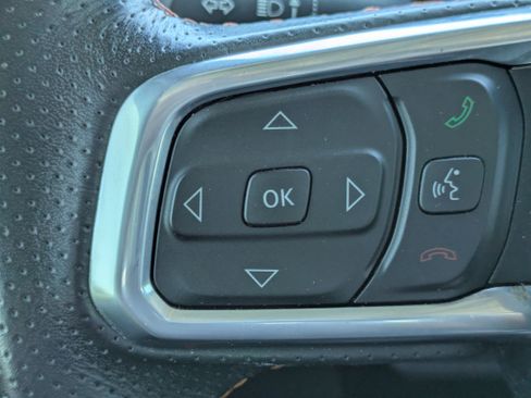 Used 2022 Jeep Gladiator Mojave w/ LED Lighting Group AWD/4WD image 13