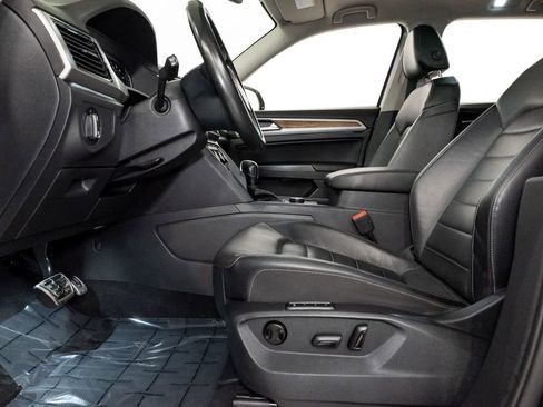 Used 2020 Volkswagen Atlas SEL R-Line AWD/4WD image 11