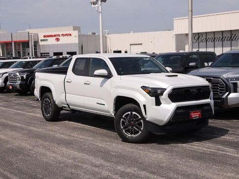 New 2026 Toyota Tacoma TRD Sport AWD/4WD image 2