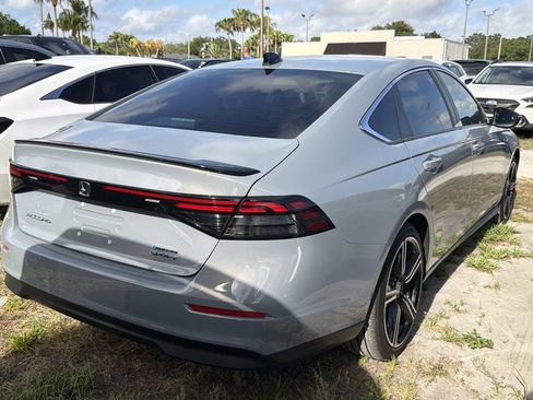 Used 2025 Honda Accord Sport image 9