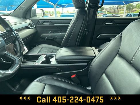 Used 2026 GMC Acadia Elevation w/ Elevation Premium Package FWD image 19