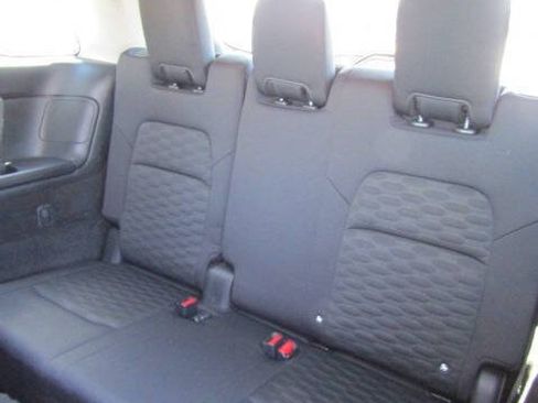 Used 2024 Nissan Pathfinder S AWD/4WD image 8