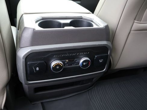 Certified 2021 Ford Expedition XLT RWD image 30