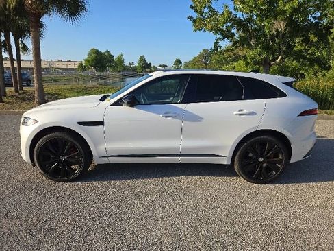 Used 2025 Jaguar F-PACE R-Dynamic S AWD/4WD image 2