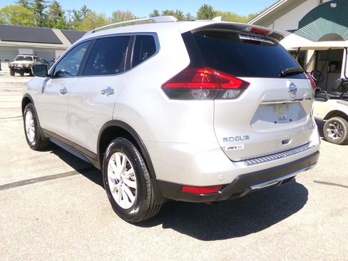 Used 2020 Nissan Rogue SV AWD/4WD image 4