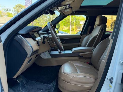 Used 2023 Land Rover Range Rover SE image 25