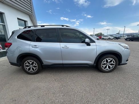 Used 2022 Subaru Forester Premium image 20