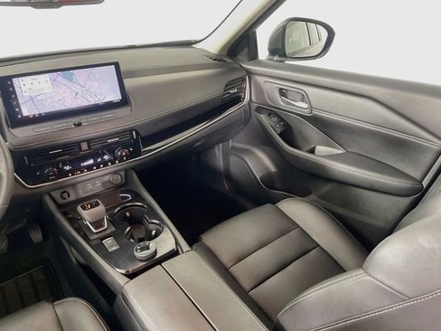 Used 2024 Nissan Rogue SL AWD/4WD image 24