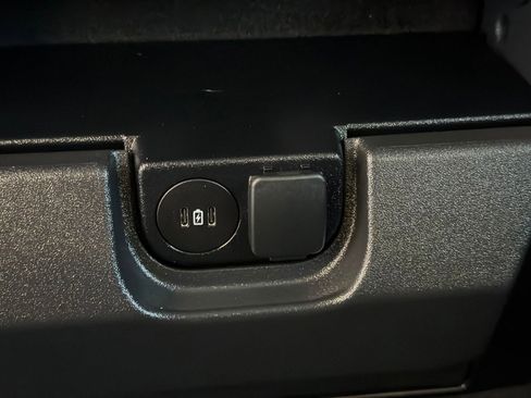 Used 2026 Ford F250 XLT AWD/4WD image 11
