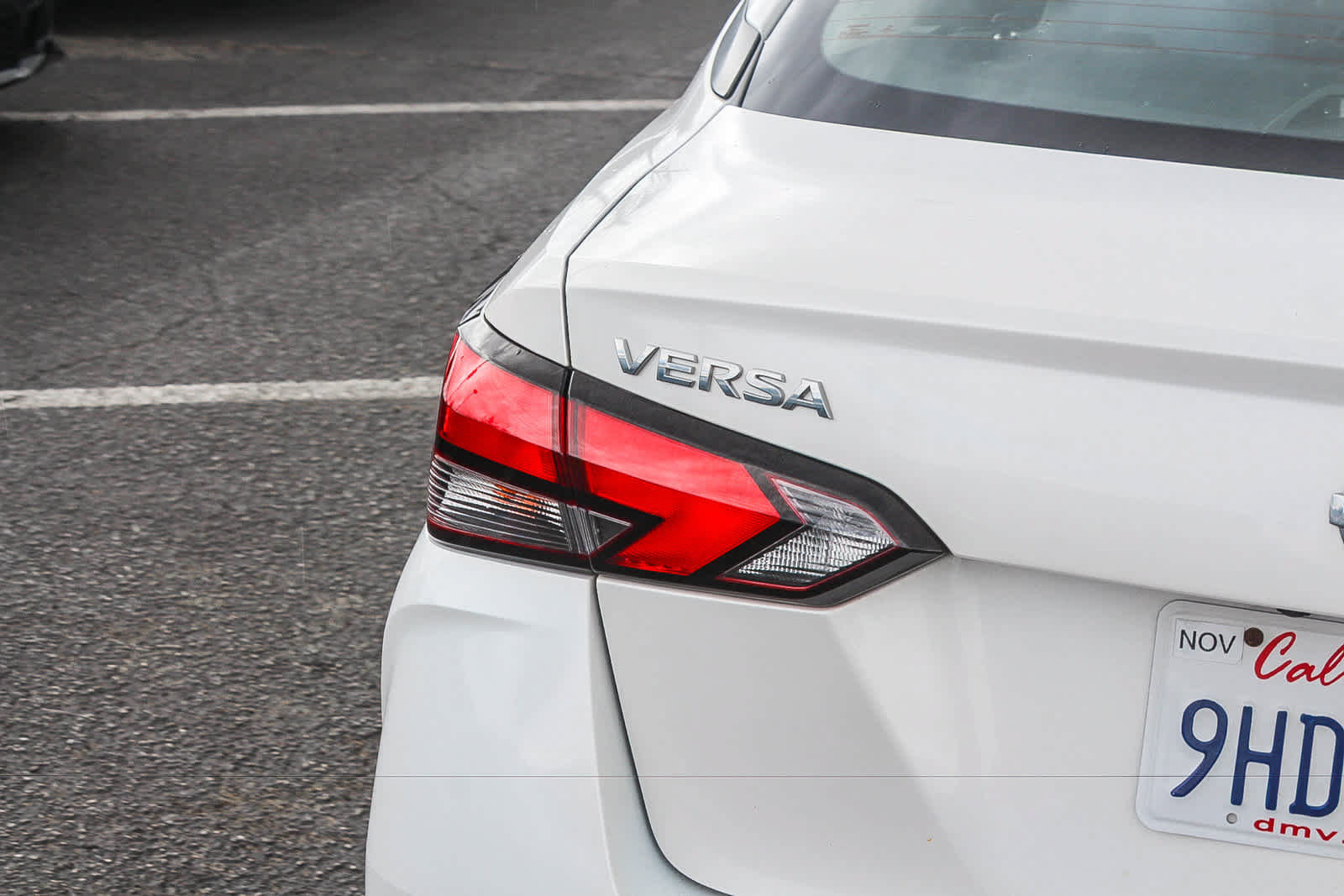 Used 2020 Nissan Versa SV FWD image 8