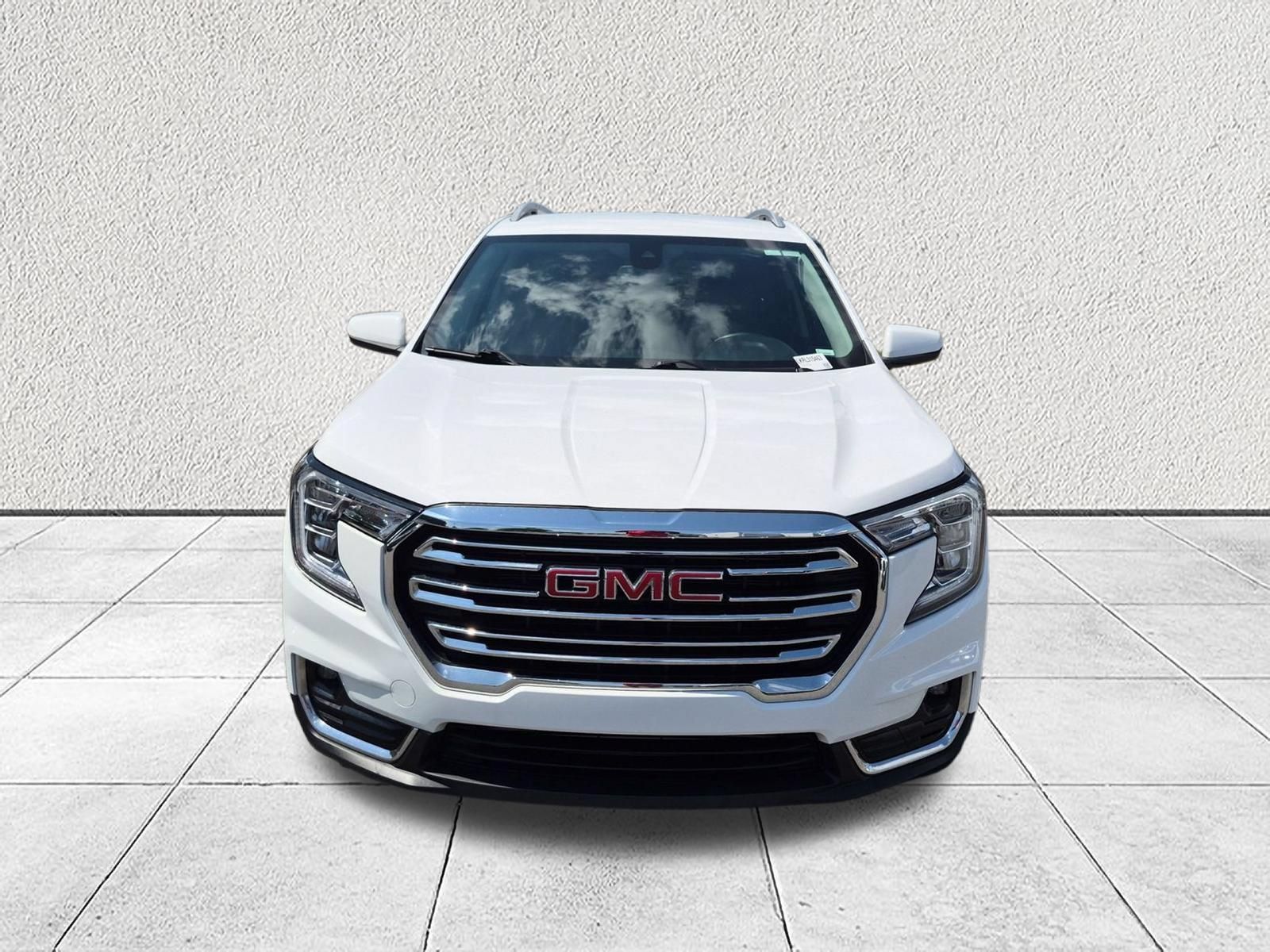 Used 2024 GMC Terrain SLT AWD/4WD image 8